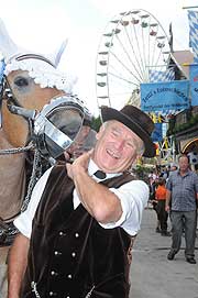 immer dabei: Prachtgespane der Brauerei (Foto: Ingrid Grossmann